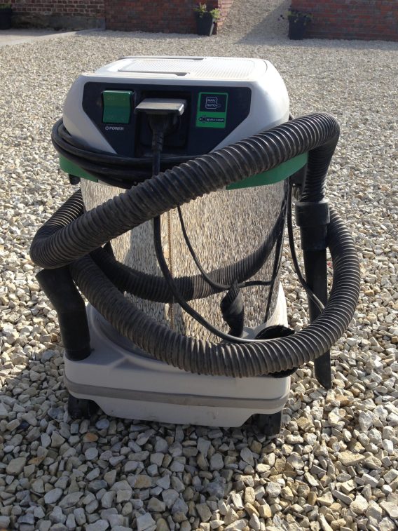 Aspirateur 2400W